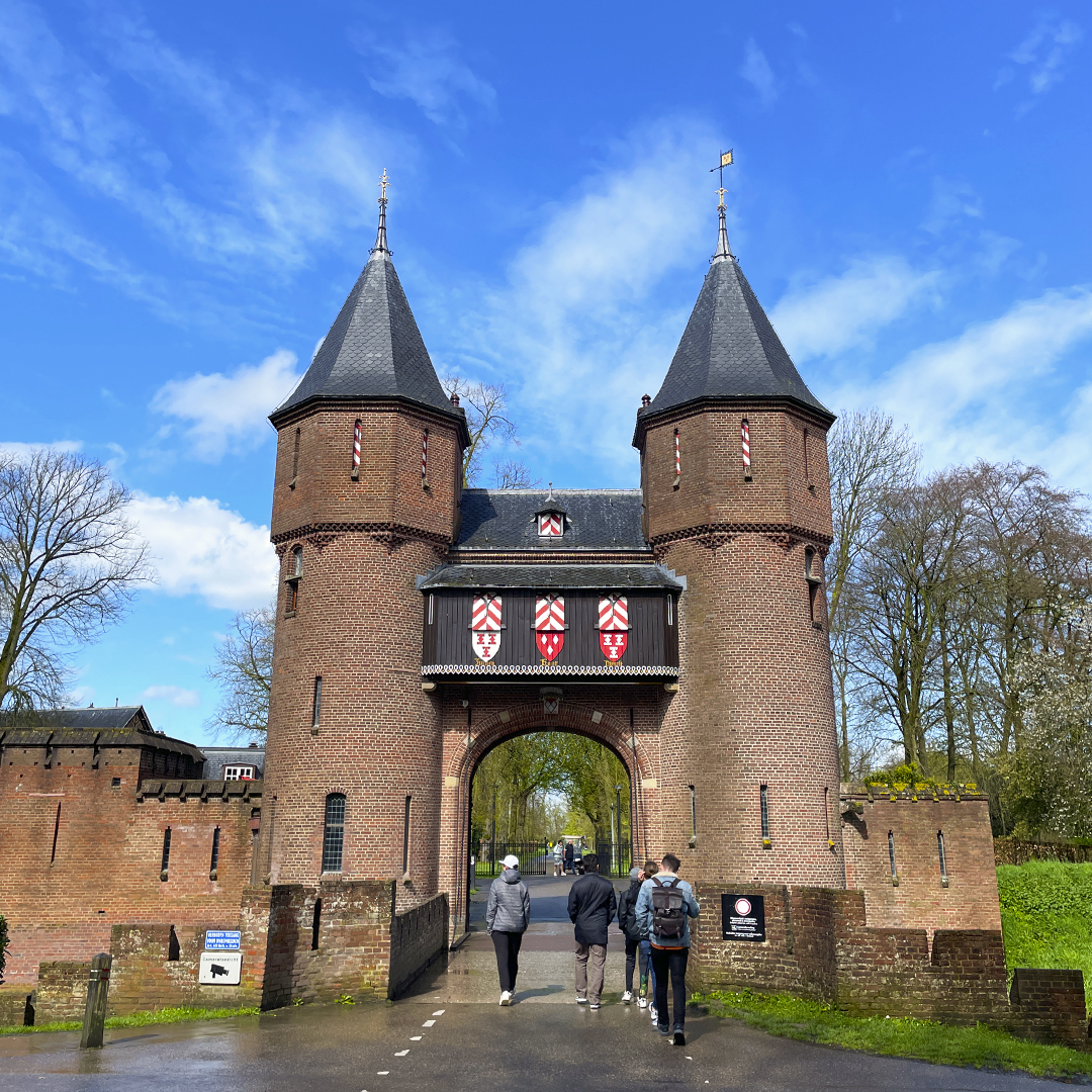 Una de las puertas de entrada al Castillo de Haar